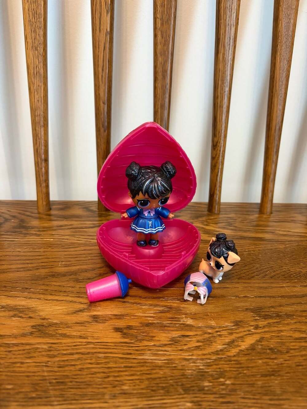 MGA LOL Surprise LIL Sisters Doll With Pet Bottle and Heart Case